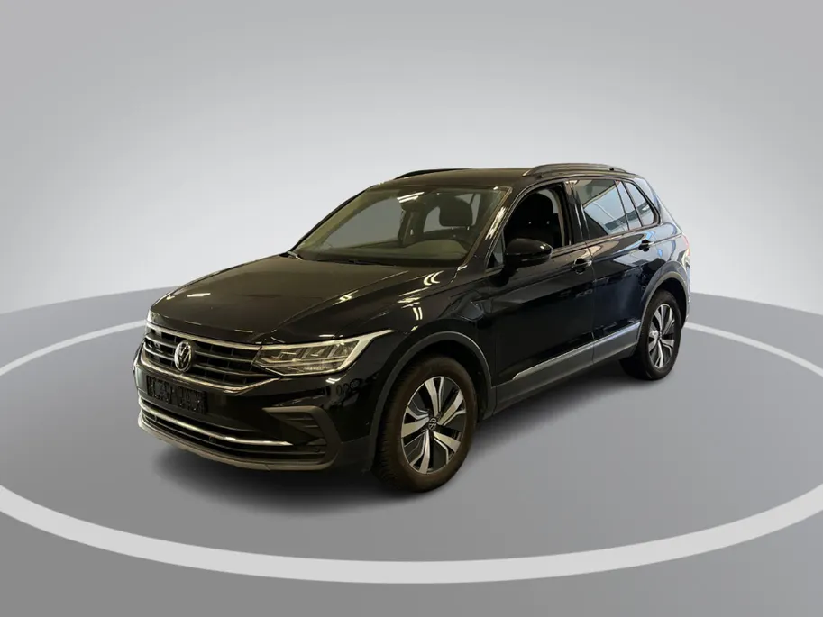 Volkswagen Tiguan 1.4 TSI eHybrid 245pk DSG Life Business · Camera · Inklap. Trekhaak · Stuur- & Stoelverwarming · Parkeerassistent · Apple/Android Car Play ·