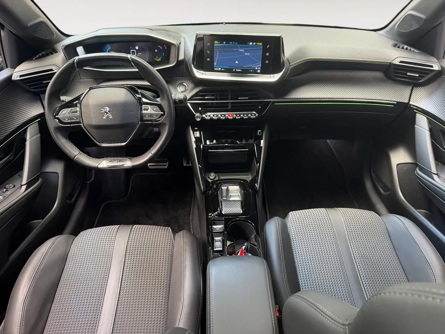 Peugeot e-208 EV GT 350 50 kWh STOELVERWARMING | ACHTERUITRIJCAMERA | GLASSROOF | 12 MAANDEN BOVAG GARANTIE
