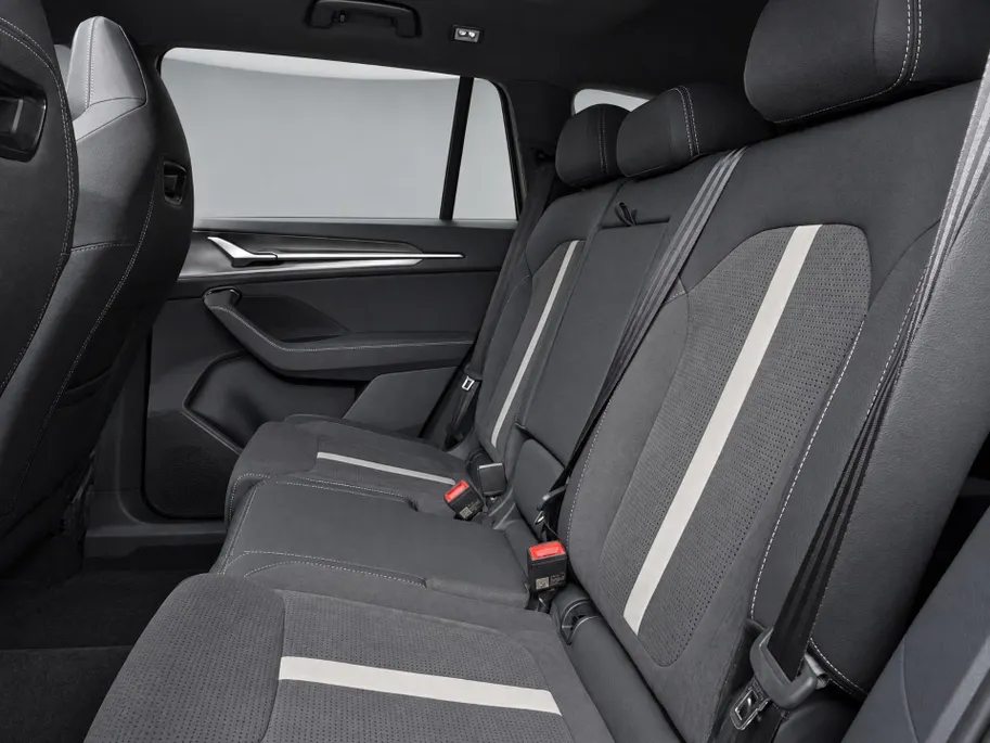Škoda Kodiaq 1.5 TSI 204pk DSG PHEV Sportline Business · Panoramadak · Camera · Wegklapbare Trekhaak · Elek. Achterklep · Elek. Voorstoel · 19'' Inch · Garantie t/m 06-07-2030 of 100.000km