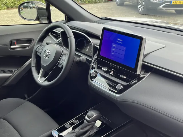 Toyota Corolla Cross Hybrid 140 Dynamic | All Seasons