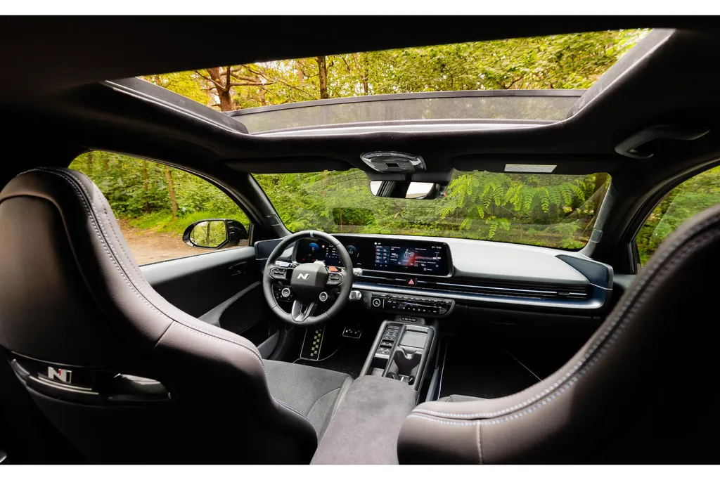 Hyundai IONIQ 6 N 84 kWh Vision | 650pk! | Schuif/kanteldak | Sportstoelen | Navi