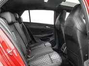 Volkswagen Golf 1.5 eTSI 150pk DSG R-Line Edition · Panoramadak · Apple/Android Car Play · Camera + Parkeersensoren · Garantie t/m 28-07-2030 of 100000km.