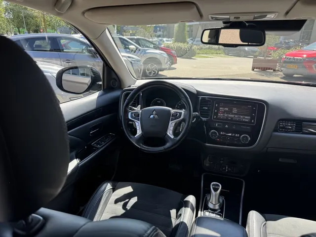 Mitsubishi Outlander 2.0 PHEV Executive | Trekhaak