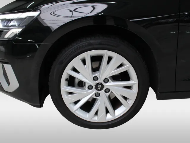 Audi A3 Sportback 30 TFSI Advanced edition Navigatie | Cruise Control | 17' Velgen | PDC