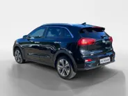 Kia e-Niro DynamicPlusLine 64 kWh Climate control | Stoel,- en stuurverwarming | Parkeercamera | Cruise control | Elek. schuif/kanteldak | 16 inch LM velgen |