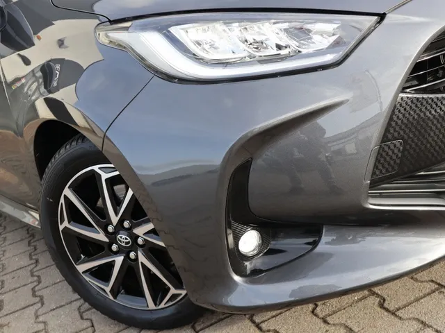 Toyota Yaris 1.5 Hybrid Dynamic Limited | Stoelverwarming | Parkeersensoren