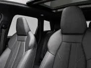 Audi Q6 e-tron Advanced quattro 100 kWh 388PK · Panoramadak · Leder · Trekhaak · 360°Camera · Garantie t/m 25-10-2030 of 100000km.