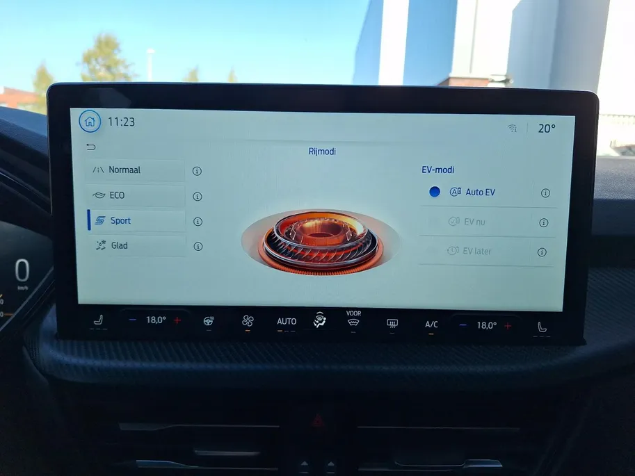 Ford Kuga 2.5 PHEV ST-Line X | Black Pack | Winterpack | Matrix Ledkoplampen | El. Trekhaak | 360Camera | Adaptive Cruisecontrol | Dodehoekdetectie | 20' Lichtmetaal | Draadloze Apple Carplay&Android Auto | B&O Audio | El. Vert. bestuurderstoel + geheugen | Nieuw t