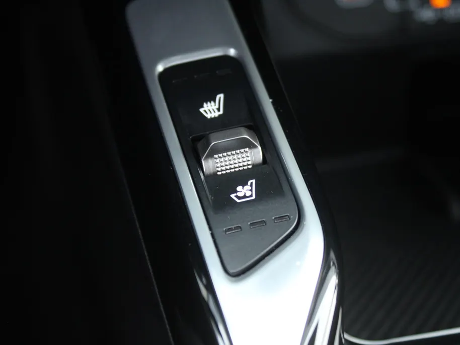 Kia Sorento 1.6 T-GDi Plug-in Hybrid 4WD ExecutiveLine 7p | Stuur-/stoelverwarming + ventilatie | Schuifdak | Leer | 360 Camera | Elek. stoelverst. | HUD | LED | 19' LM |