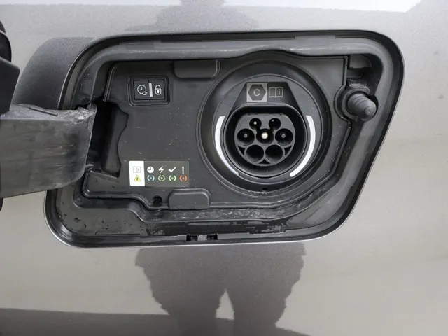 Peugeot 3008 1.6 Hybrid 300pk 4WD Allure Pack Business Plug-in Hybrid