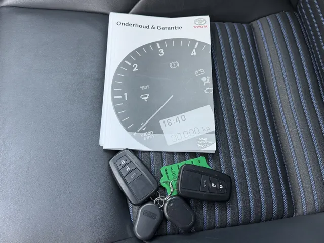 Toyota RAV4 2.5 Hybrid AWD Bi-Tone