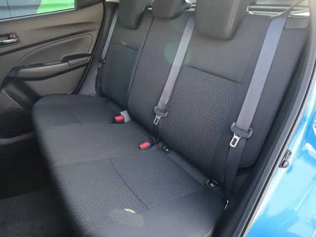 Suzuki Swift 1.2 Style Hybrid Automaat | Carplay | Keyless | AdaptiveCruise | AllSeasons