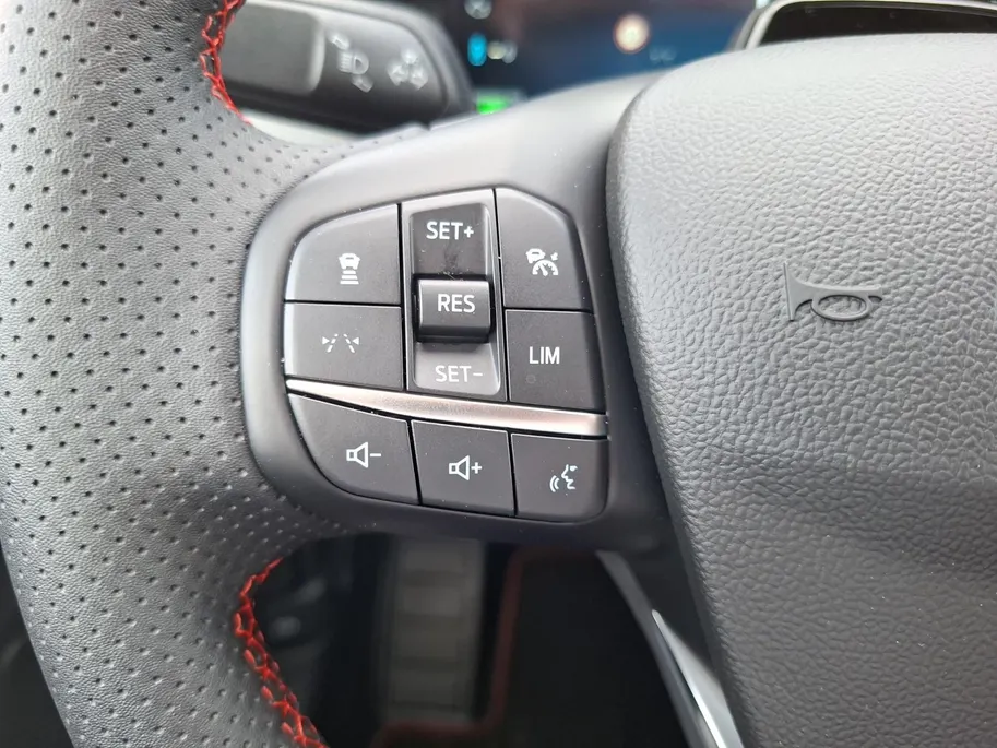 Ford Kuga 2.5 PHEV ST-Line X | Driver Assistancepack | El. Trekhaak | 360Camera | Adaptive Cruisecontrol | Navigatie | Matrix Led koplampen | El. Verstl. voorstoelen | AGR | BLIS | Nieuw te bestellen! | 0,99% rente icm Ford Options
