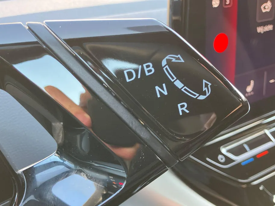 Volkswagen ID.4 Style 52 kWh 170PK · Apple Carplay/Android Auto · Parkeersensoren · Navigatie