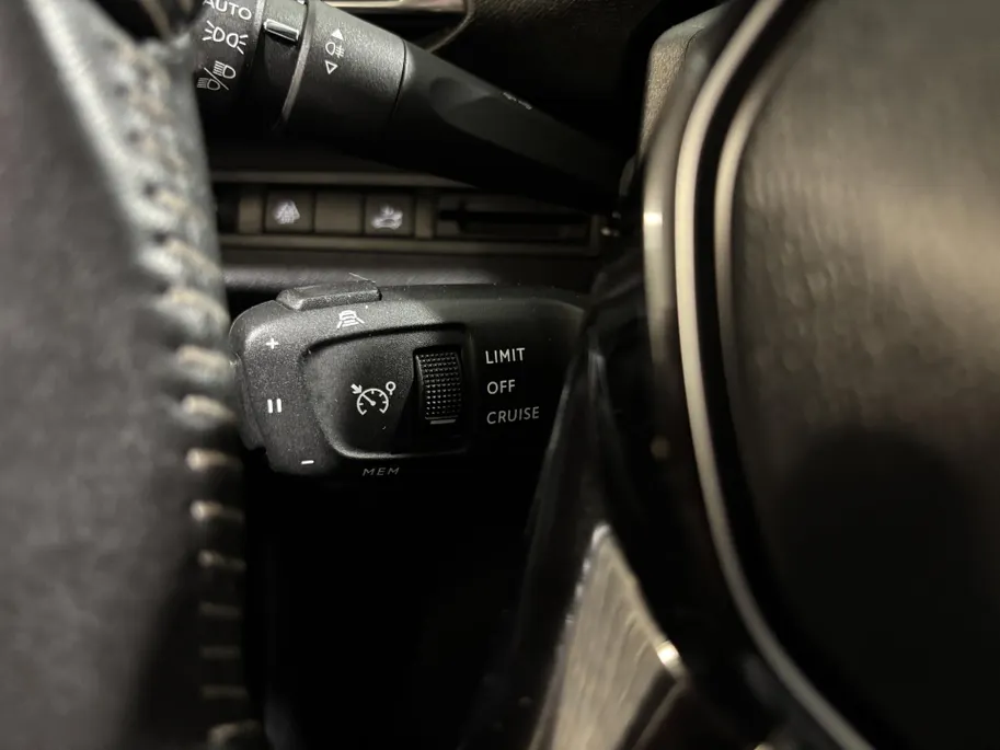 Peugeot 3008 1.2 - 130PK PureTech Allure | Elektrische Achterklep | Digital Cockpit | Navi | Camera | Parkeersensoren | Apple CarPlay/Android Auto | Lichtmetalen Velgen | Adaptive Cruise Control |