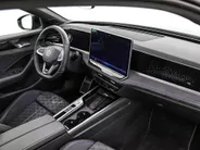 Volkswagen Passat Variant 1.5 eTSI 272pk DSG R-Line Edition · Panoramadak · Camera · Inklap. Trekhaak · Harman Kardon Sound · Head-Up Display · Massagefunctie · Garantie t/m 13-03-2030 of 100.000km