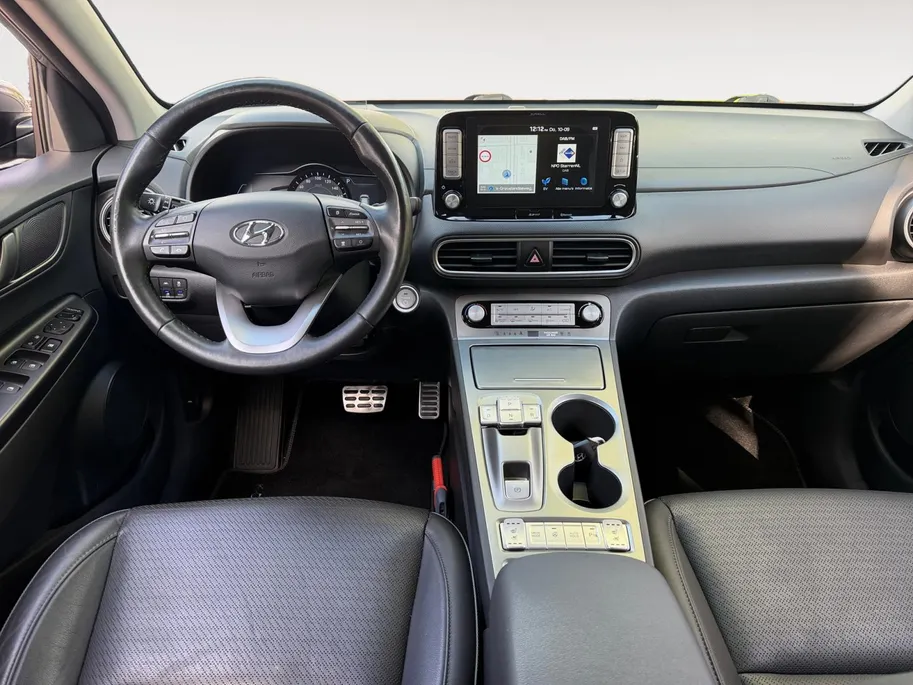 Hyundai Kona EV Premium 64 kWh HEAD UP DISPLAY | LEDEREN BEKLEDING | 455 KM ACTIERADIUS | ACC | DODEN HOEK DETECTIE | 12 MAANDEN BOVAG GARANTIE | SOH 97.4%
