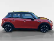 MINI 5-Deurs 1.5 Cooper Chili Nu rijklaarprijs!
