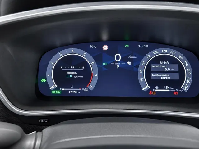 Toyota Corolla Cross 2.0 HP Hybrid Launch Edition | Panoramadak | All Seasons