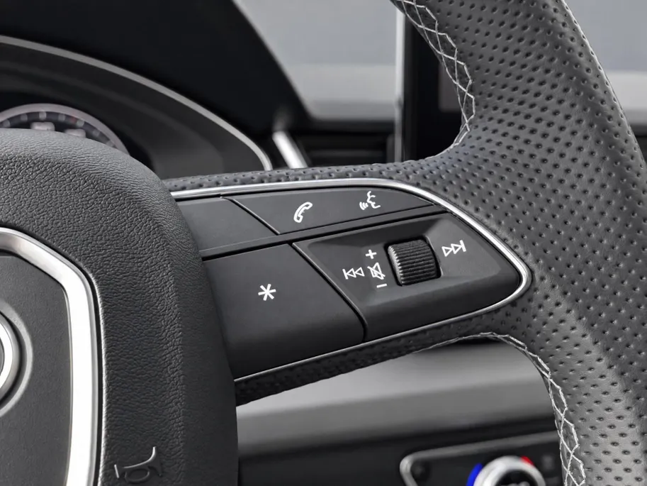 Audi Q5 50 TFSIe 299pk S-tronic S edition · Panoramadak · Camera · Matrix LED · Apple/Android Car Play · Elek. Achterklep ·