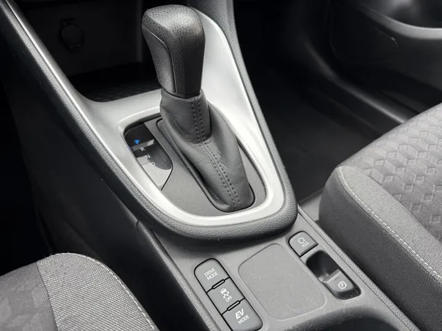 Toyota Yaris 1.5 Hyb. Dynamic | Stoelverwarm. | Allseason | Carplay |