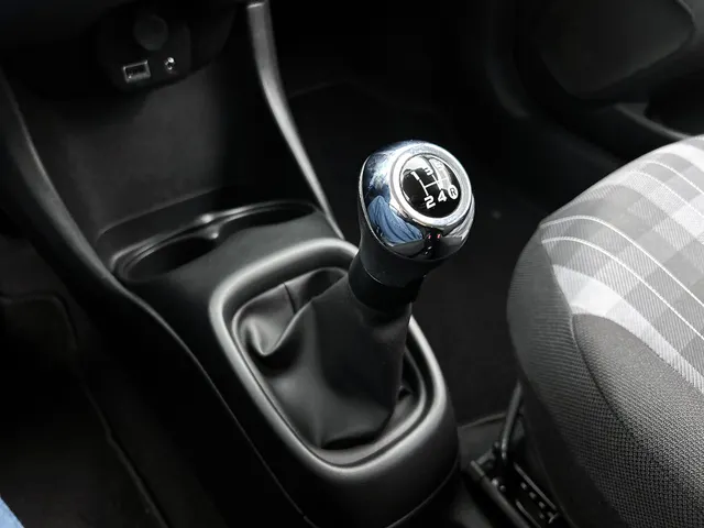 Peugeot 108 1.0 e-VTi Active | LM VELGEN | DEALER ONDERHOUDEN | ELEKTR. SPIEGELS + RAMEN | AIRCO | BLUETOOTH