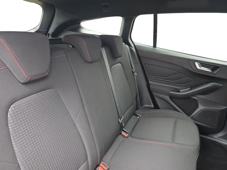 Ford Focus Wagon 1.0 EcoBoost Hybrid ST Line | Navigatie | Winterpakket | Parkeersensoren | Cruise Control | Android Auto/ Apple Carplay | 12 maanden garantie