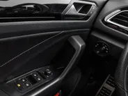 Volkswagen T-Roc 1.5 TSI 150pk DSG R-Line Business · Camera · Apple/Android Car Play · Stoelverwarming · Parkeerassistent · ACC · Draadloze Telefoonlader · Garantie t/m 12-04-2027 of 100.000