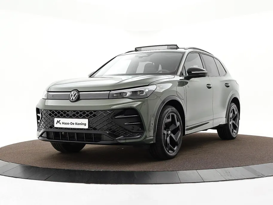 Volkswagen Tiguan 1.5 272pk DSG eHybrid R-Line Edition · Panoramadak · 360 Camera · Wegklapbare Trekhaak · Massage · Dodehoek Detectie · 19'' Inch · Garantie t/m 27-10-2029 of 100.000km