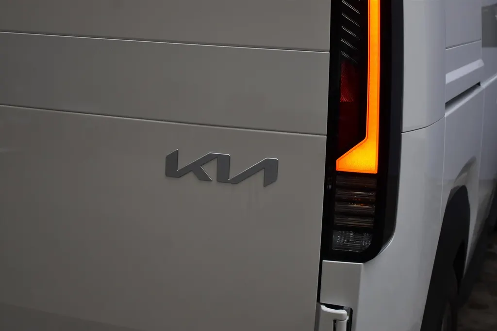 Kia PV5 Cargo 51.5 kWh 121pk L2H1 Elite Executive