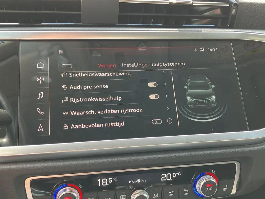 Audi Q3 35TFSI 150PK S-Line · Camera · Trekhaak · Panoramadak · Stoelverwarming · Apple/Android Car Play · Dodehoeksensoren ·