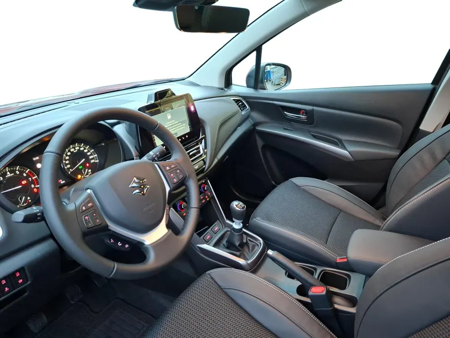 Suzuki S-Cross 1.4 Boosterjet Style Smart Hybrid | €2000.- korting | Direct leverbaar | Kantel / schuifdak | Navigatie | Hoge instap