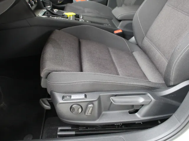 Volkswagen Passat Variant 1.5 TSI DSG Comfortline Navigatie | Camera | Trekhaak | Stoelverwarming