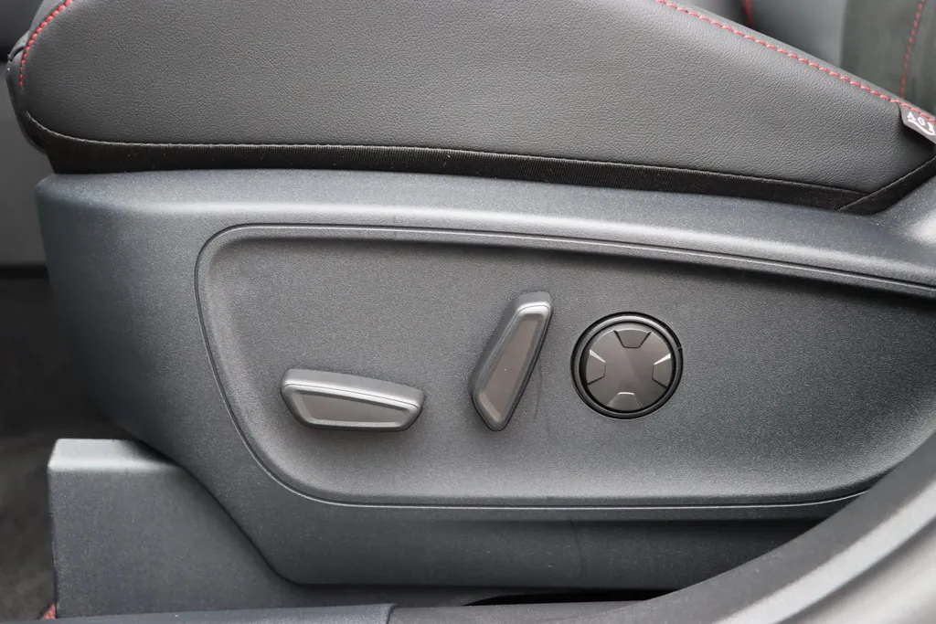 Ford Kuga 2.5 PHEV ST-Line X | Nieuw te bestellen | tot €4.000,- korting | 2100kg trekgewicht | 0,99% rente Ford Options!