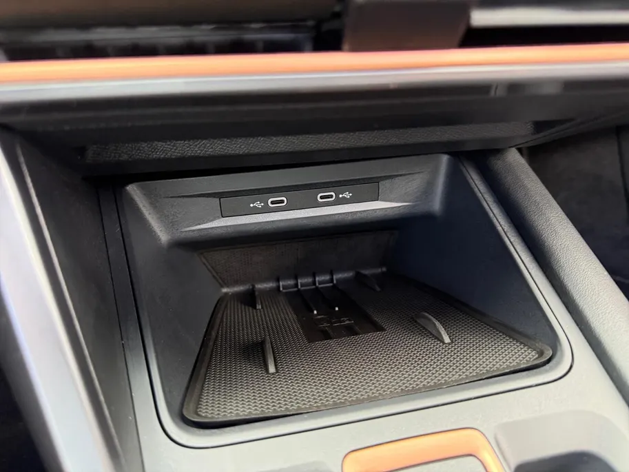 CUPRA Formentor 1.5 TSI e-Hybrid Business Afneembare trekhaak | panorama dak | stoel/stuur verwarming | Carplay |