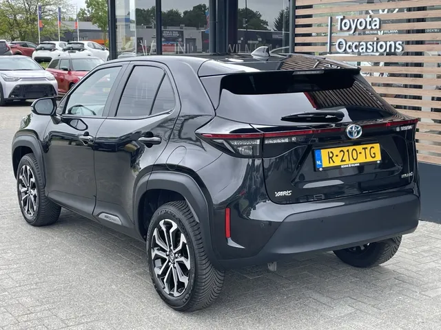 Toyota Yaris Cross 1.5 Hybrid Dynamic | Parkeersensoren V+A | Stuur en Stoelverwarm