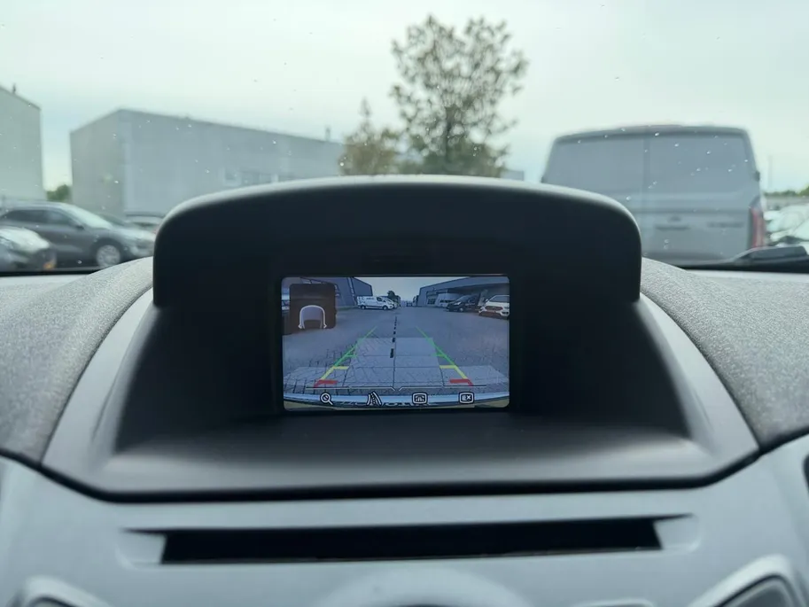 Ford Fiesta 1.0 Style Ultimate | Dealer onderhouden | NL auto | Navigatie | Parkeersensoren voor en achter | Achteruitrijcamera | 15' lichtmetalen velgen | Airco | Cruise control | Bluetooth | Privacy glas | Bovag garantie |