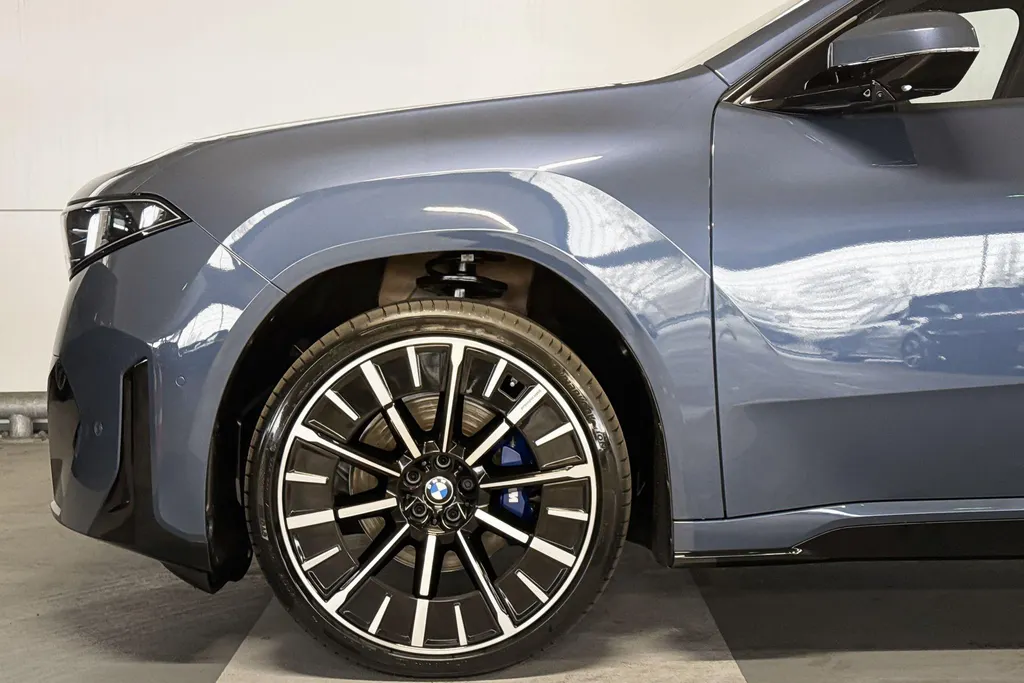 BMW iX3 50 xDrive 113 kWh