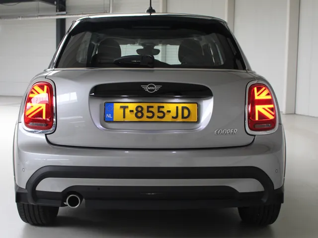 MINI 5-Deurs 1.5 Cooper Camden Edition Automaat | Navigatie | PDC | Cruise Control