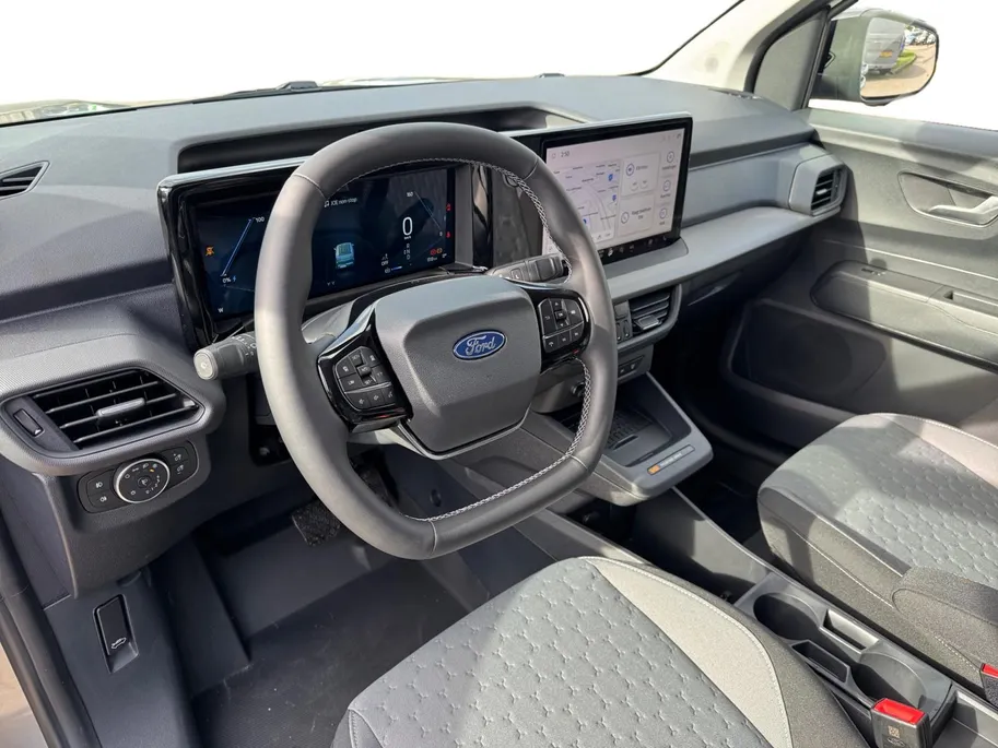 Ford E-Transit Courier Limited 46 kWh | Nieuw te bestellen | Prijs Exclusief BTW - Incl. Kosten Rijklaarmaken | Automaat | Trekhaak | Navigatiesysteem | Adaptieve Cruise Control | Dodehoek detectie