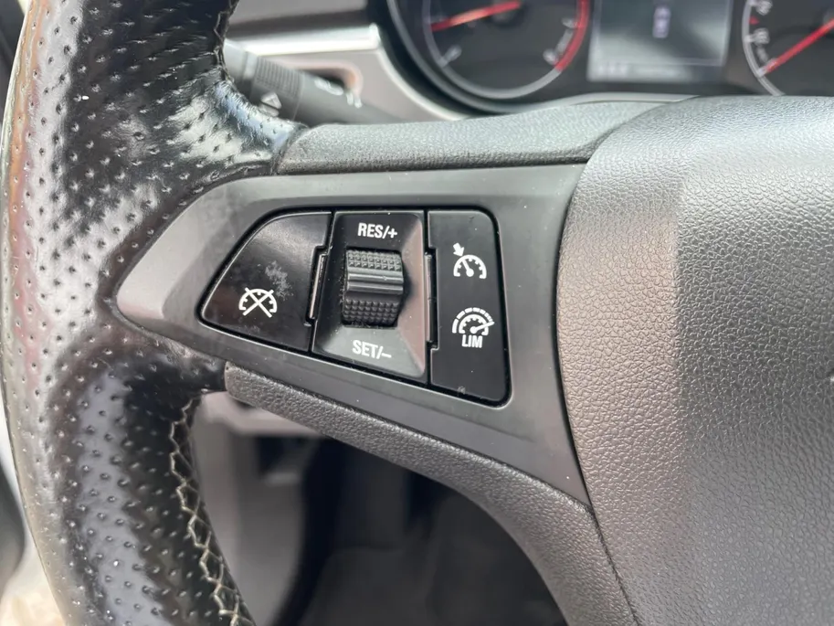 Opel Corsa 1.0 Turbo Cosmo | OPC-Line| Schuif-kanteldak| Dode hoek sensor| Stoel/Stuurverwarming| Climate control|