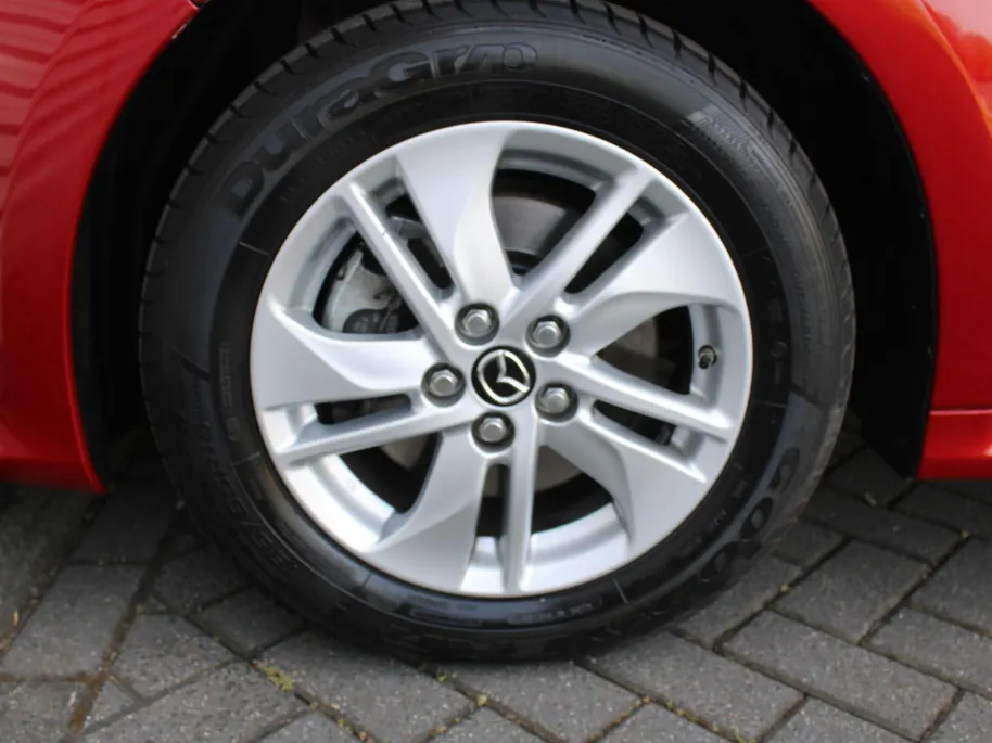 Mazda 2 Hybrid 1.5 Agile | Comfort pakket | CarPlay | Camera | Stuur-/stoelverwarming | Cruise adapt. | 15' LM |