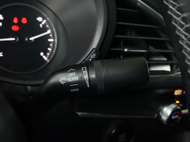 Mazda 3 2.0 e-SA-G Exclusive-line | Head-Up display | Camera