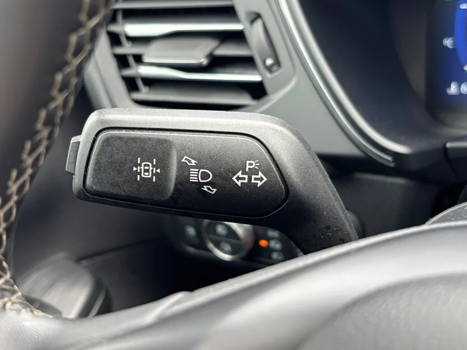Ford Kuga 2.5 PHEV Vignale | Elektr. Panoramadak | Elektr. Trekhaak | Winterpack | Adapt. Cruise Control | HUD | 20' inch velgen |