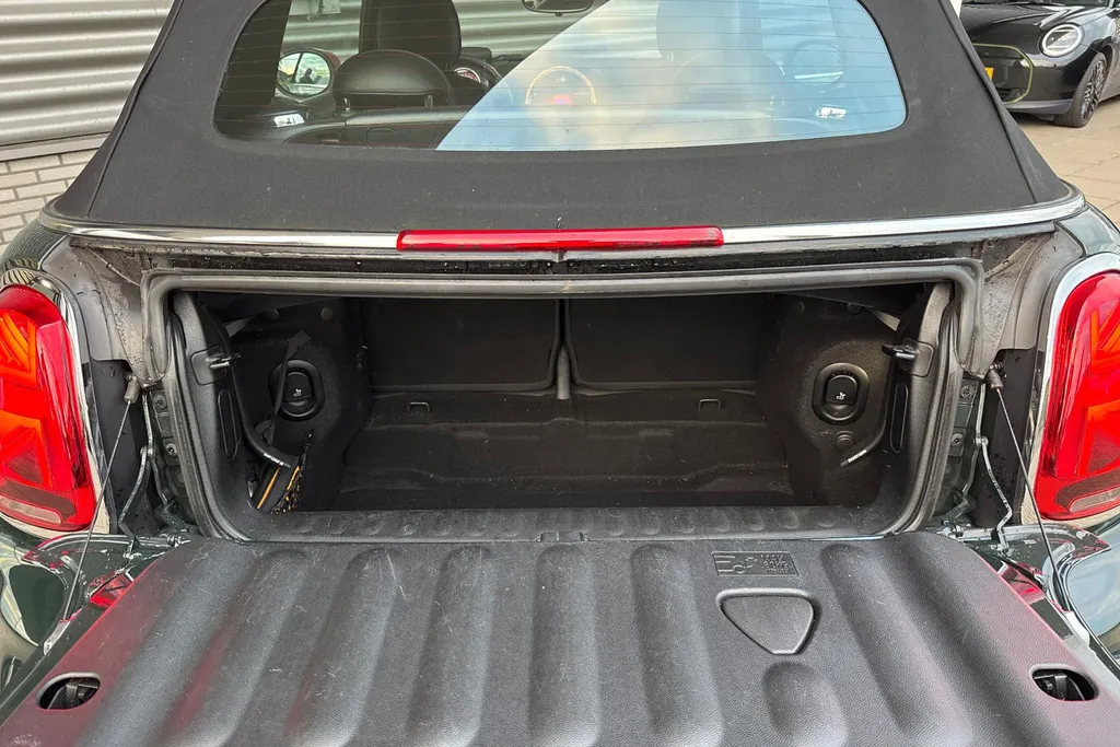 MINI Cooper Cabrio 2.0 John Cooper Works Chili