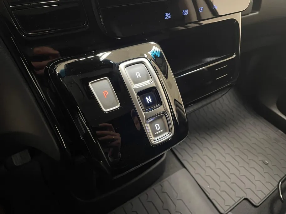 Hyundai Staria 1.6 T-GDI HEV | 3p. | Betimmerd! | Navi | Climate control | Carplay
