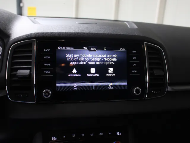 Škoda Karoq 1.0 TSI Business Edition Navigatie | climate Control | Stoelverwarming |