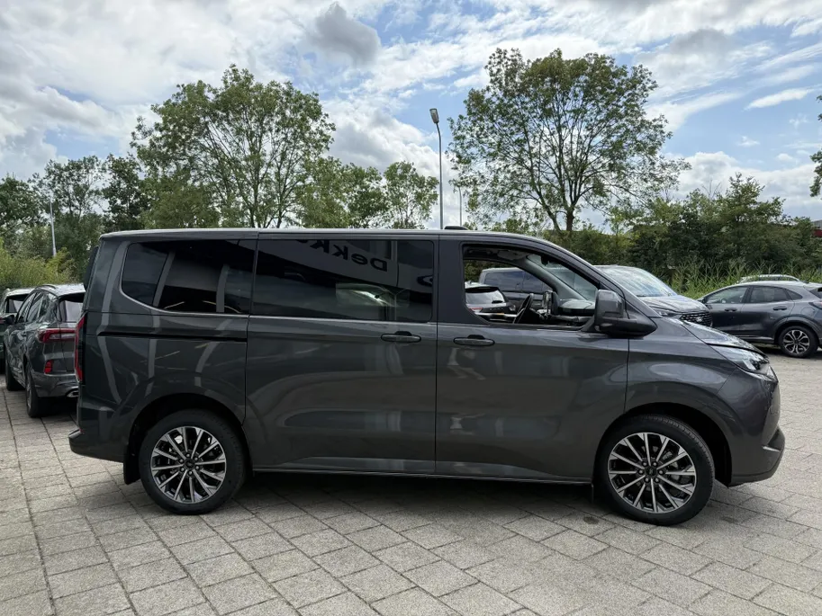 Ford Transit Custom Tourneo Titanium X L1H1   UIT VOORRAAD LEVERBAAR TREKHAAK - CARPLAY - WINTERPACK - 8-Zits