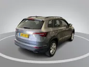 Škoda Karoq 1.5 TSI ACT 150pk DSG Business Edition · Camera · Inklap. Trekhaak · Keyless · Stuur- & Stoelverwarming · Apple/Android Car Play · ACC · Garantie t/m 02-07-2028 of 100.000km