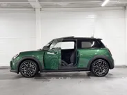 MINI Cooper 3-deurs C Favoured